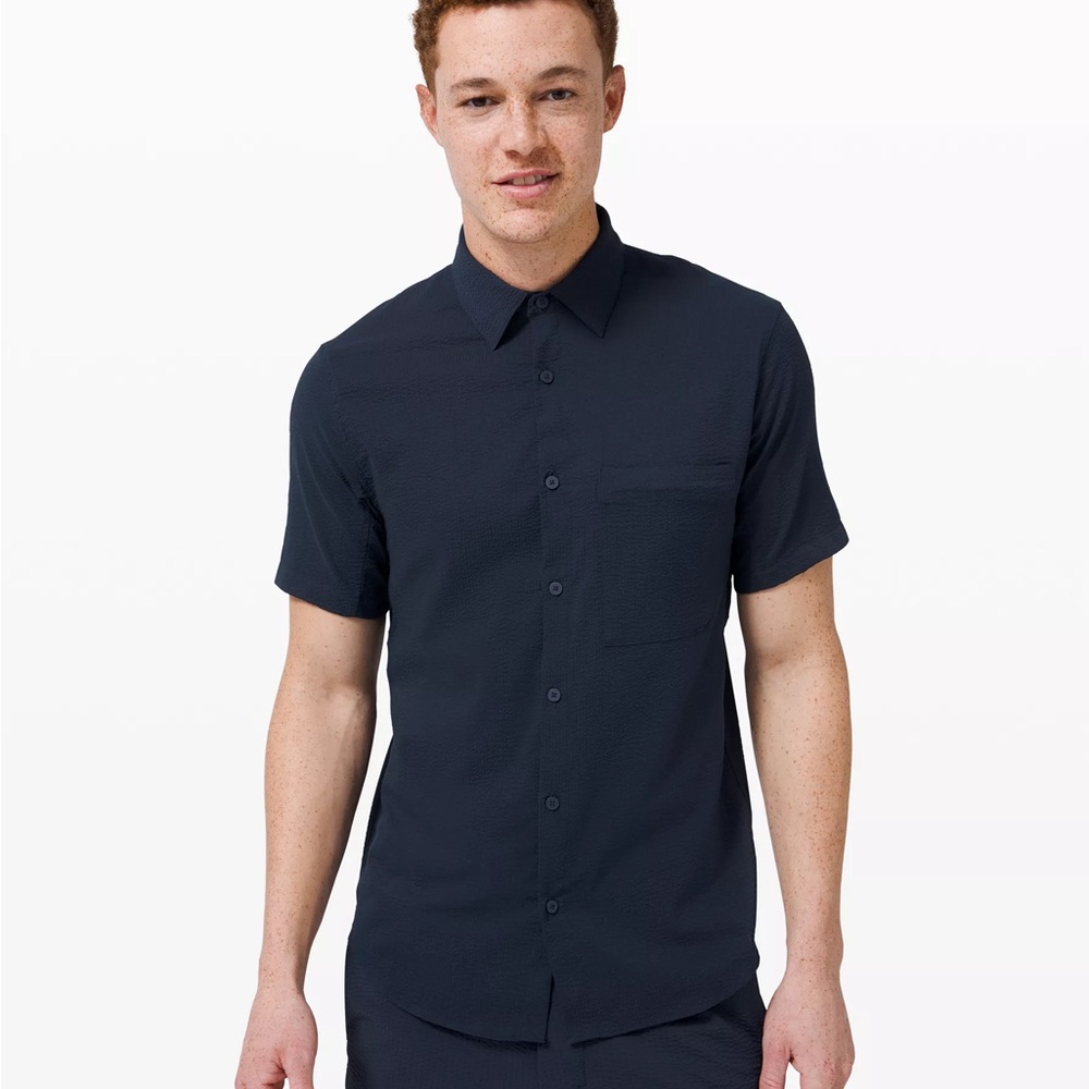Lululemon Men's Street Lite Navy Seersucker Button Down Shirt, Large